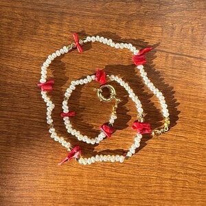 Summer beaded Elegant fresh water Pearls and Red Coral necklace NWT
